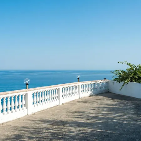 Two-room With Swimming Pool And Breakfast Included, 2 Km From Tropea