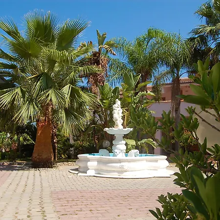 Two-room With Swimming Pool And Breakfast Included, 2 Km From Tropea Bed & Breakfast 3*