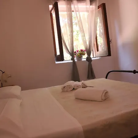 Bed & Breakfast Two-room With Swimming Pool And Breakfast Included, 2 Km From Tropea